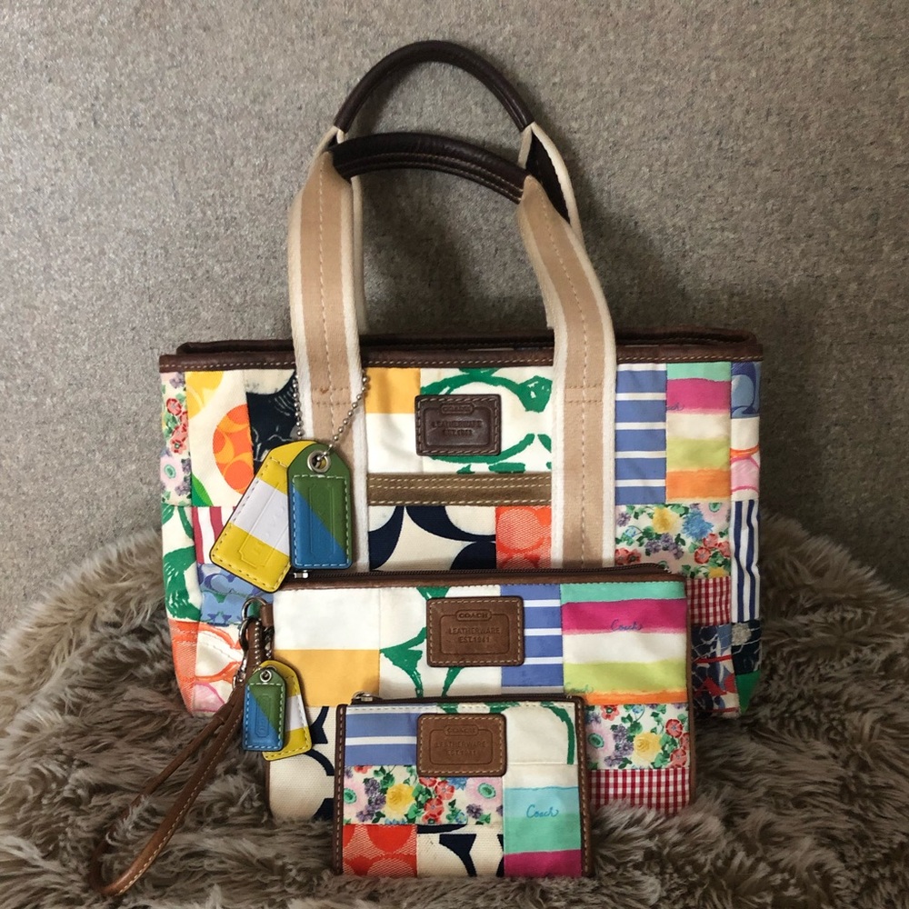 *FREE SHIPPING— Coach Three Piece Set